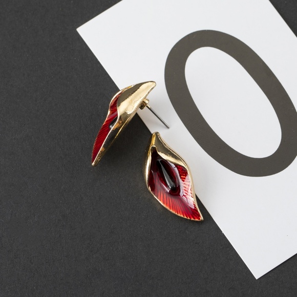 NEW Flower Bud Stud Earrings - Picture 5 of 5